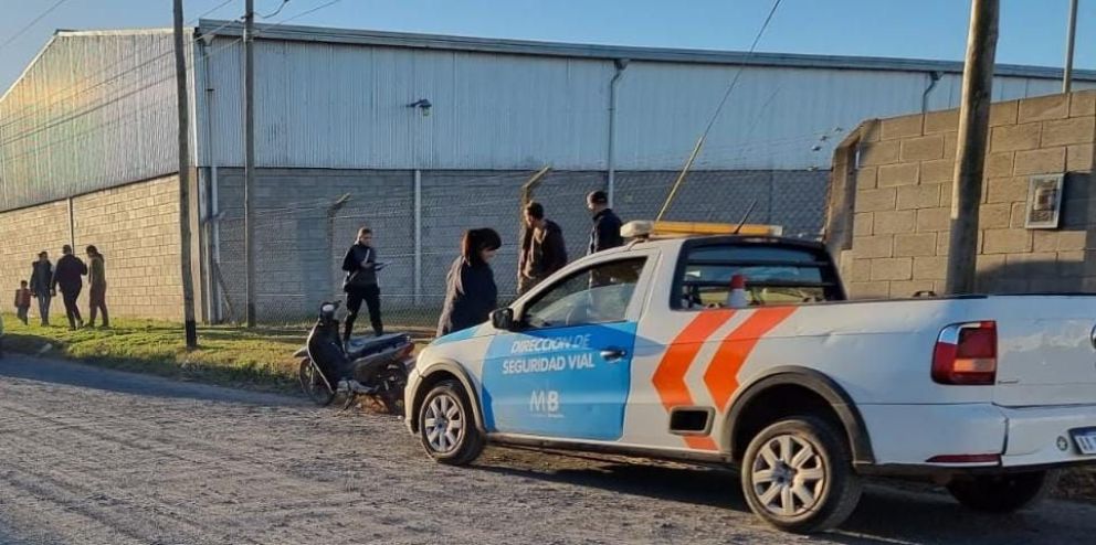 Accidente de tránsito en Los Jacarandá y Los Nogales: una moto quedó secuestrada