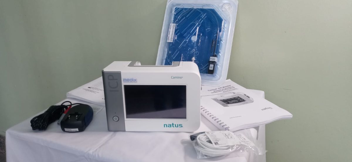 El hospital recibió la donación de monitor de presión intracraneal