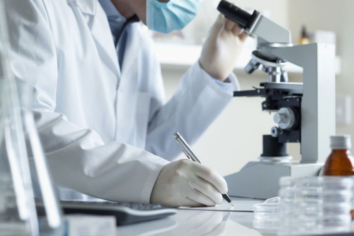 El Laboratorio B & M continúa trabajando normalmente 