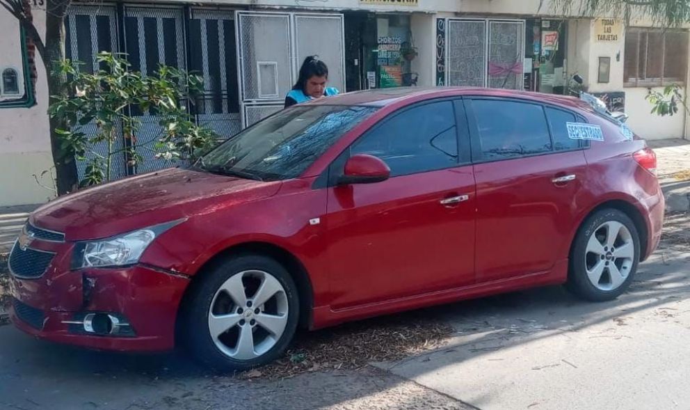 Choque en Maroni y Remedios de Escalada: dos autos involucrados