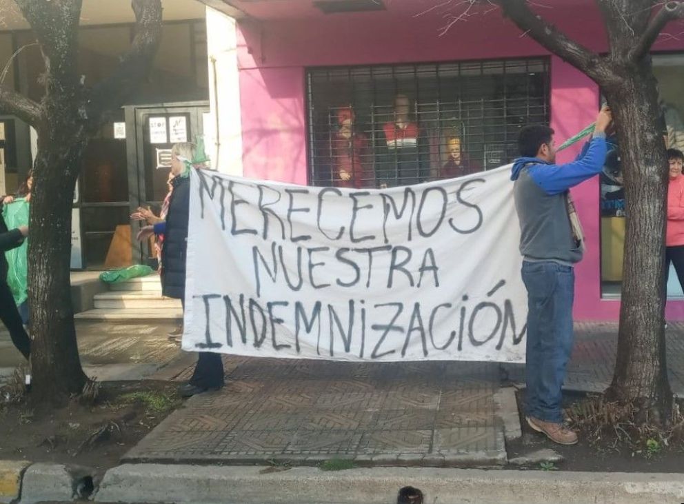 La palabra de los empleados del Sanatorio y del Dr. Rafael García durante la protesta
