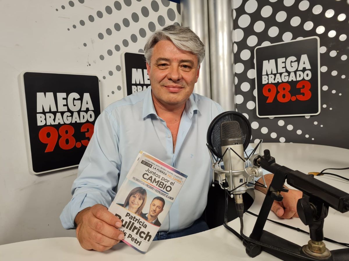 Camús habló de su precandidatura como diputado y propuso dividir la provincia 