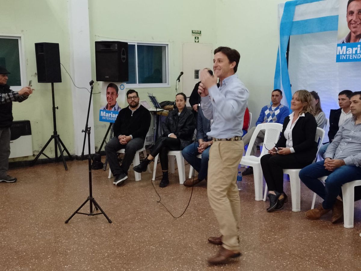 Con alegría y euforia Mariano Marini cerró su campaña electoral
