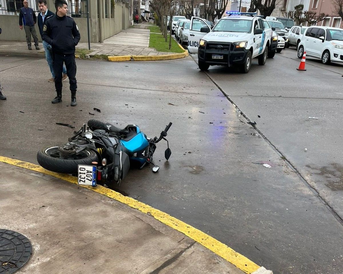 Fuerte accidente de tránsito en la esquina de Belgrano y Balcarce: hay heridos