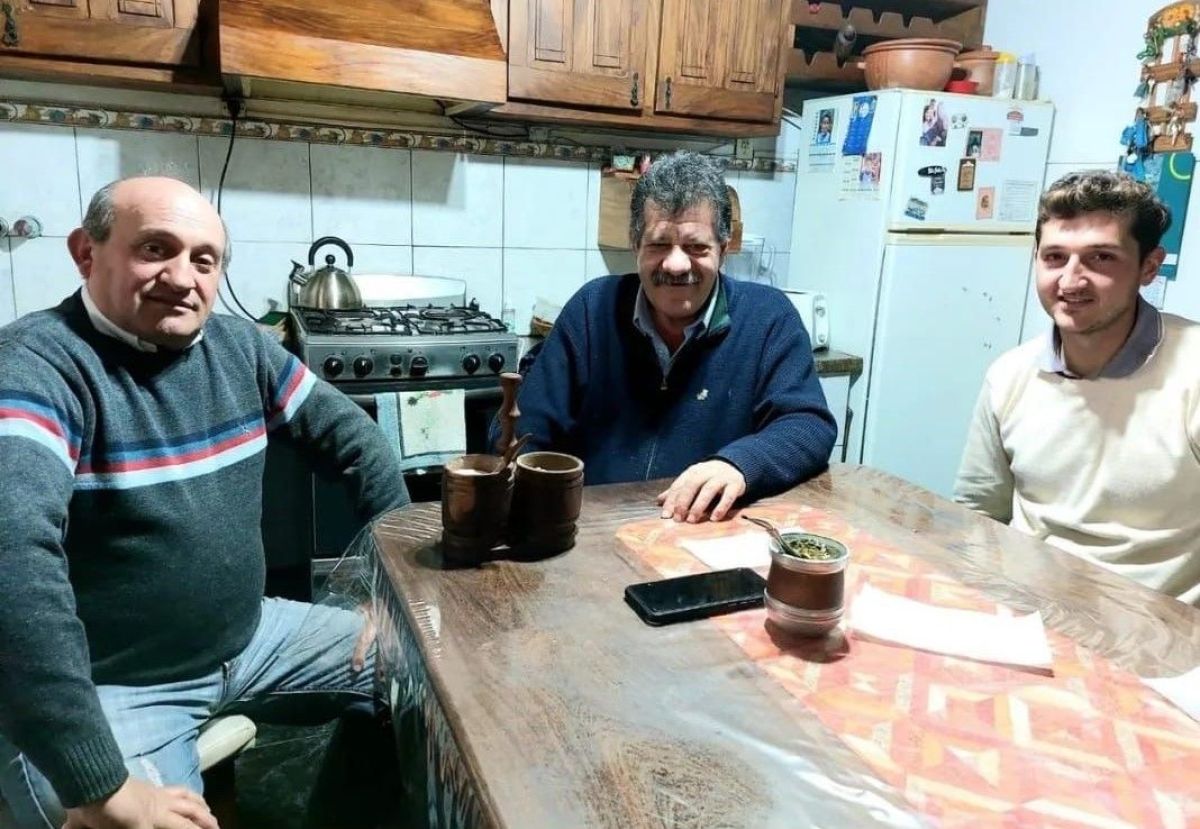 Barenghi se reunió con vecinos de Irala y O´Brien para analizar la situación de los caminos rurales 