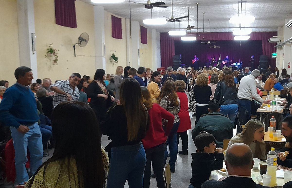 Exitosa convocatoria para la Movida Peñera en el Centro de Jubilados