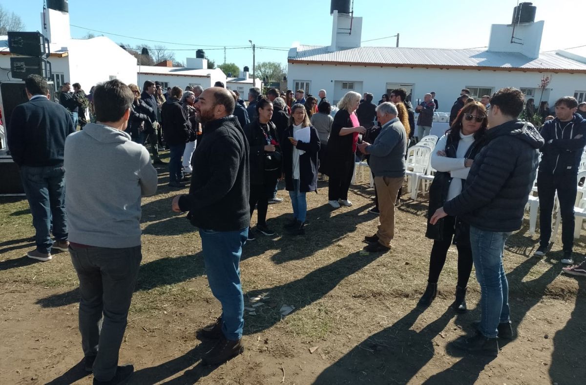 Ecos del acto de entrega de viviendas: las cosas que pasaron...