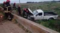 Volcó una camioneta en el puente "Las Marías"