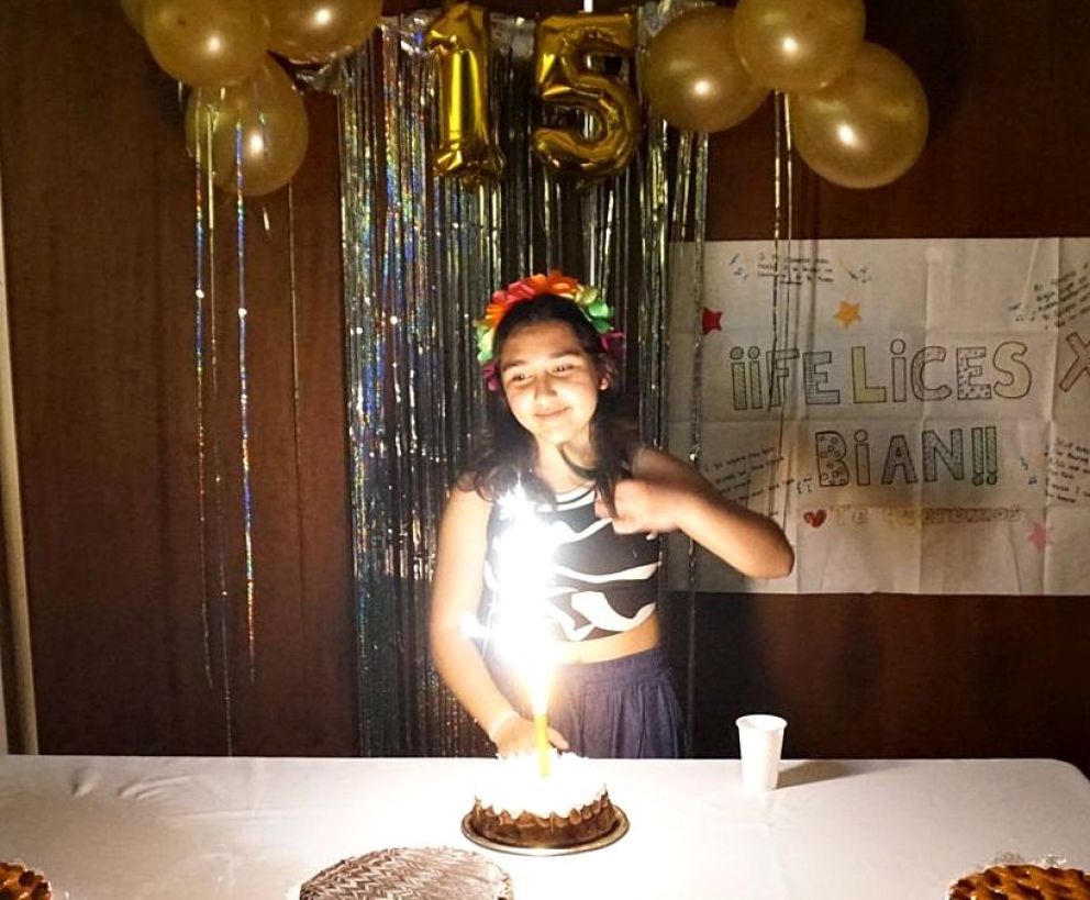 Sorprendieron a una joven competidora de los Bonaerenses con una fiesta por su cumple de 15