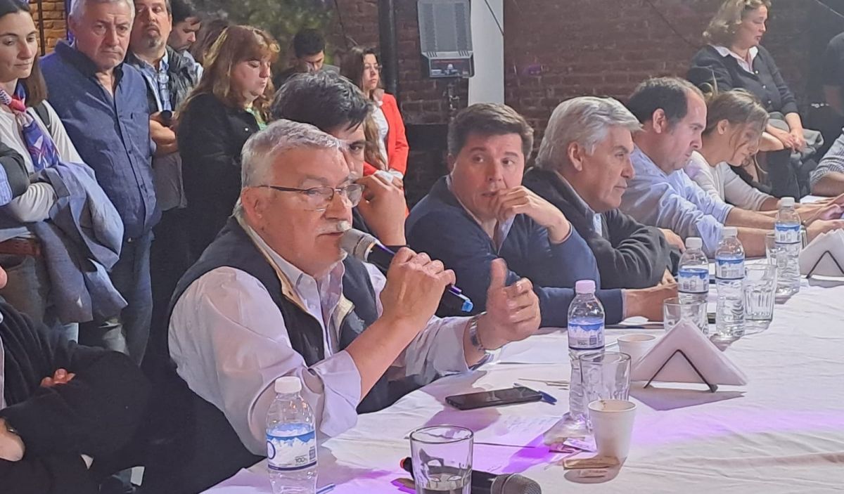 Gatica en Pehuajó con Néstor Grindetti