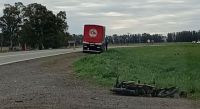 Homicidio culposo: Un motociclista muere sobre la Ruta 5 al ser impactado por un camión