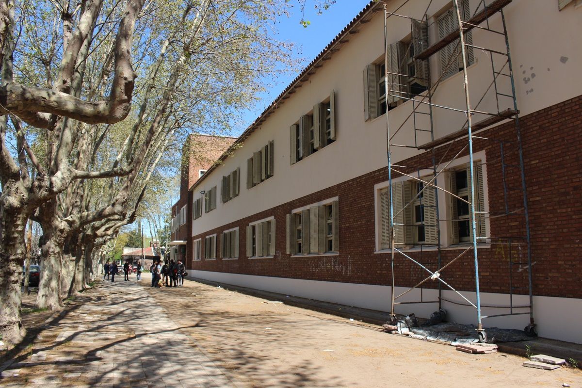 Se realizan mejoras edilicias en la Escuela Normal