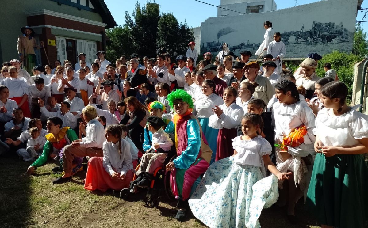 Comenzó la Fiesta del Caballo con homenaje en el Museo a la maestra rural y a San Martín 