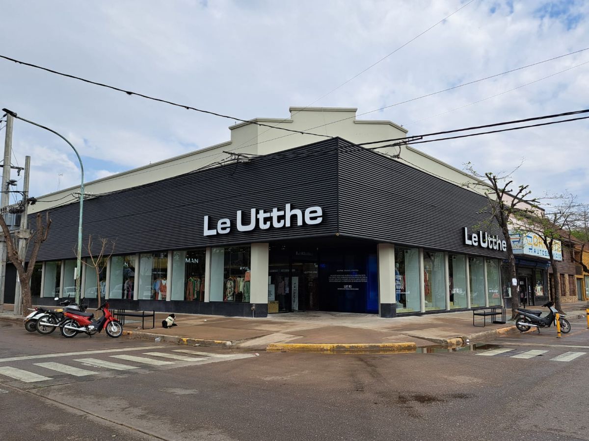 Le Utthe inauguró su gran local en una esquina céntrica de la ciudad 