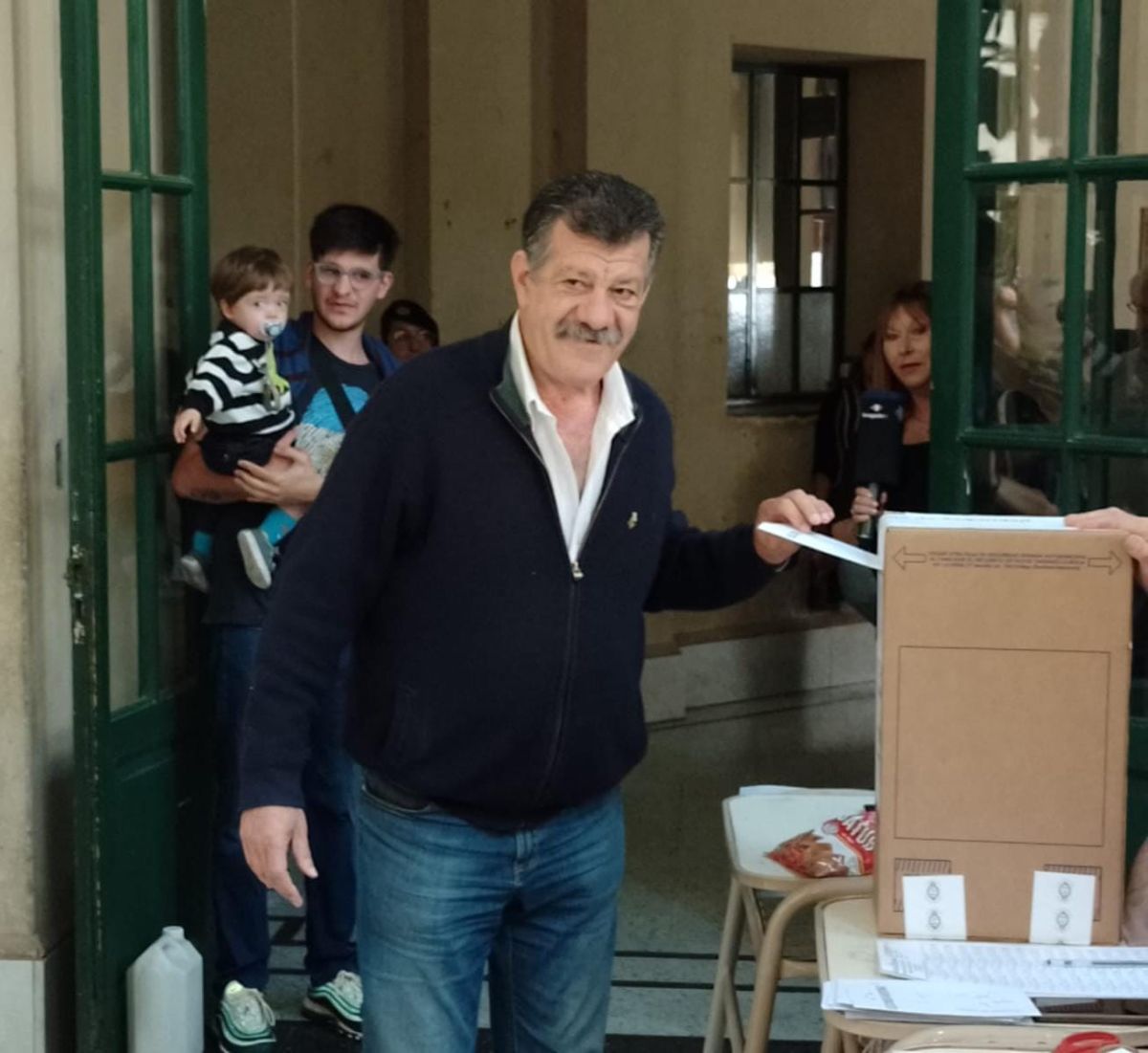 Votó Sergio Barenghi, candidato a intendente de Unión por la Patria 