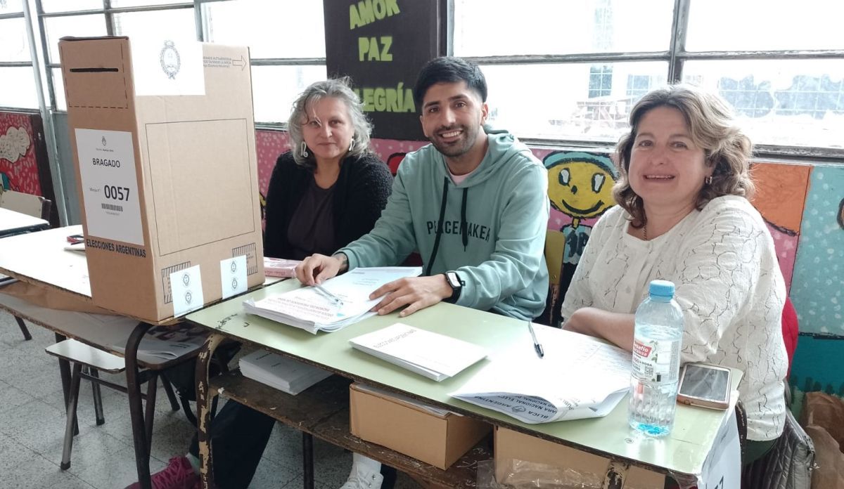 Los candidatos a concejales y consejeros escolares, también sufragaron por la mañana