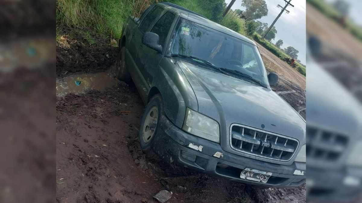 Una camioneta despistó en un camino rural de La Limpia