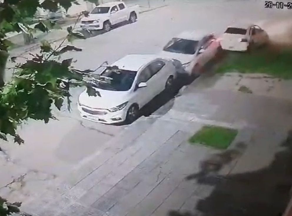 Impactantes imágenes del automovilista que ocasionó un choque cuádruple: ¡Mirá el video!