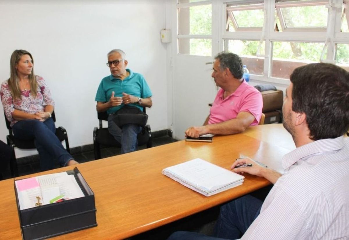 El Municipio se reunió con Cáritas y ratificó su compromiso con el proyecto de viviendas