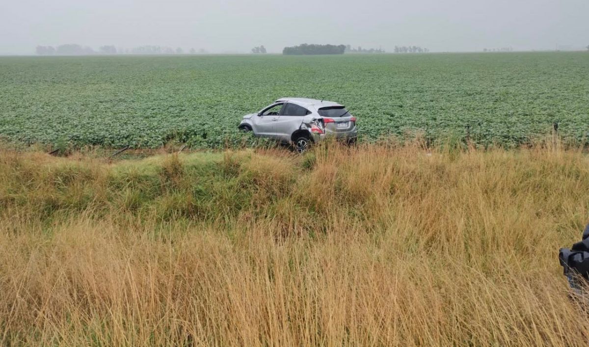 Un bragadense sufrió un vuelco en la Ruta 5 tras la intensa lluvia