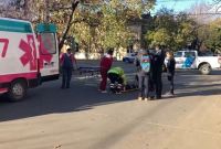 Reciente accidente en calle Conesa: joven motociclista desestabilizada
