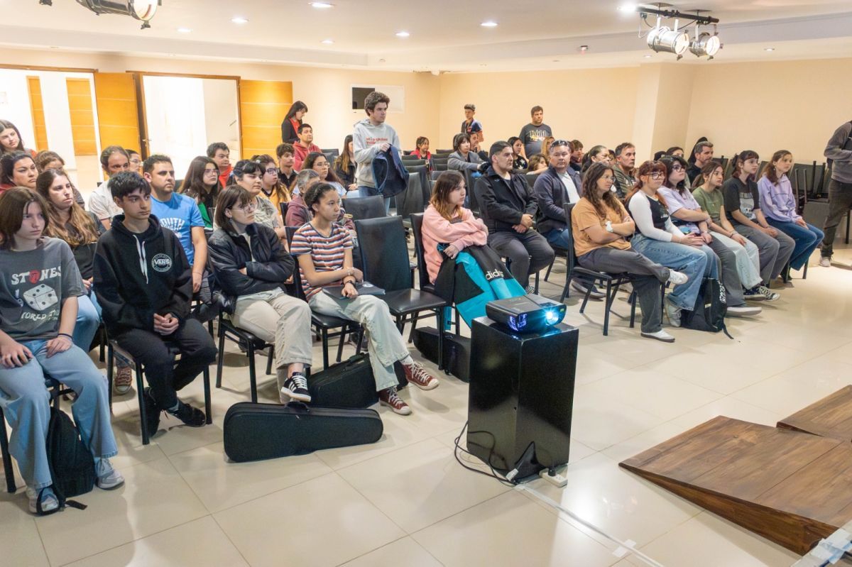 La Orquesta Infanto Juvenil inicia un proyecto de articulación con el Conservatorio “Juan Pérez Cruz”