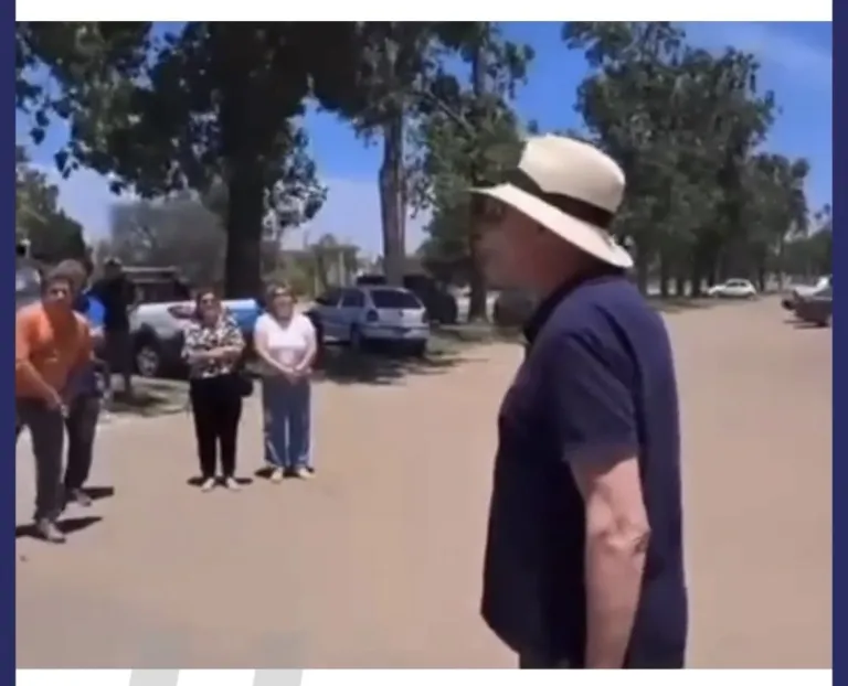 Funcionario municipal increpa a productor agropecuario durante la apertura de la Expo Bragado 2025