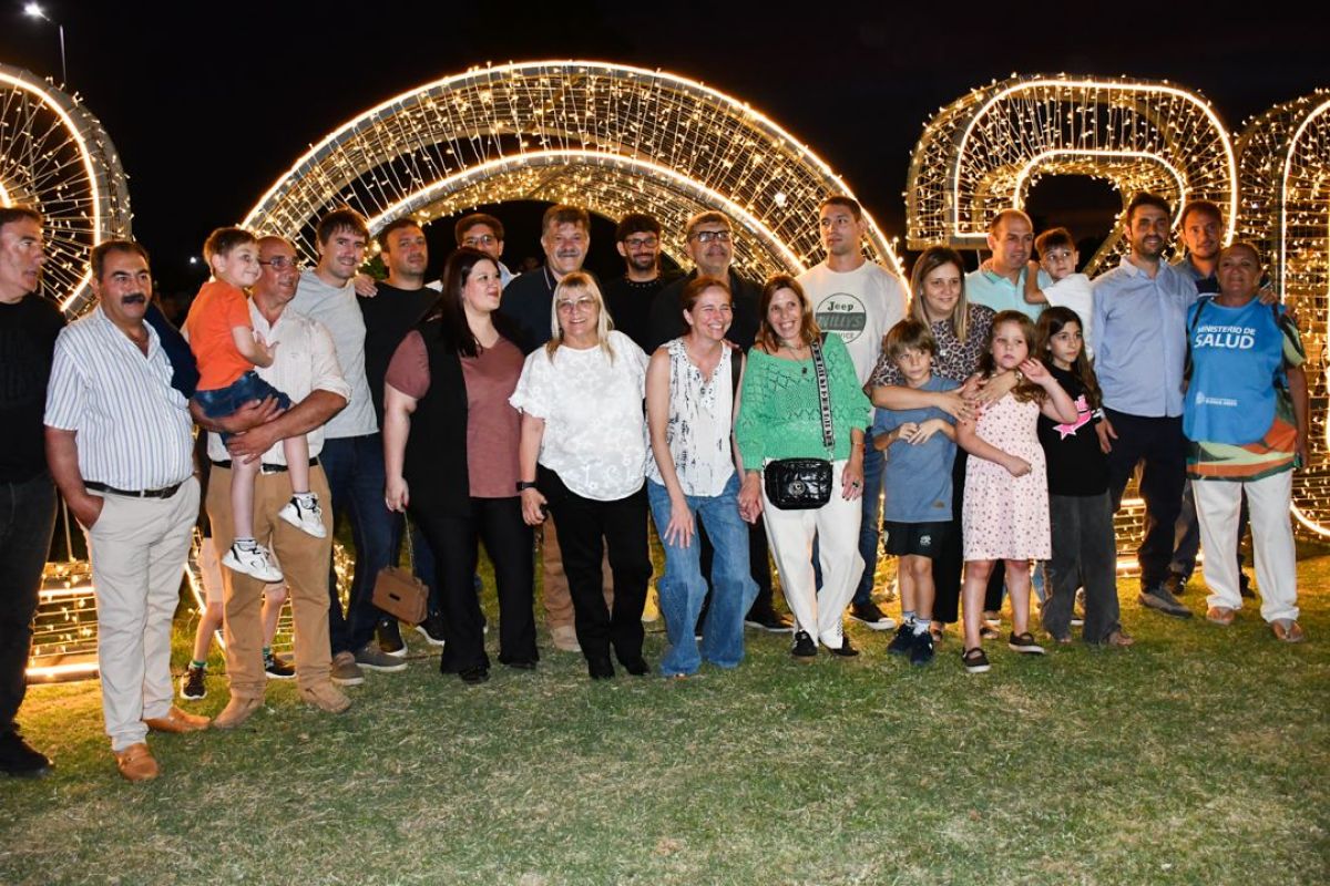 Bragado encendió la Navidad con una multitudinaria celebración