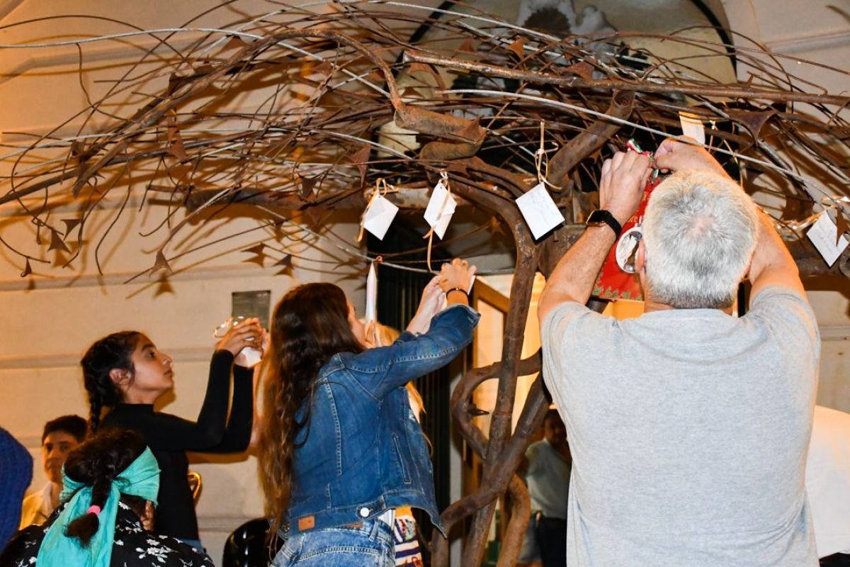 Bragado encendió la Navidad con una multitudinaria celebración