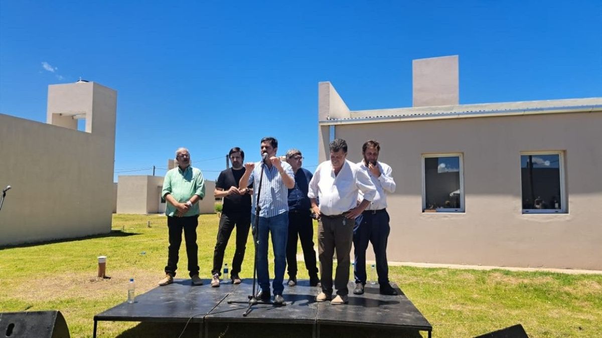 Emoción en el barrio Tucho Lemos: 70 familias recibieron su casa propia