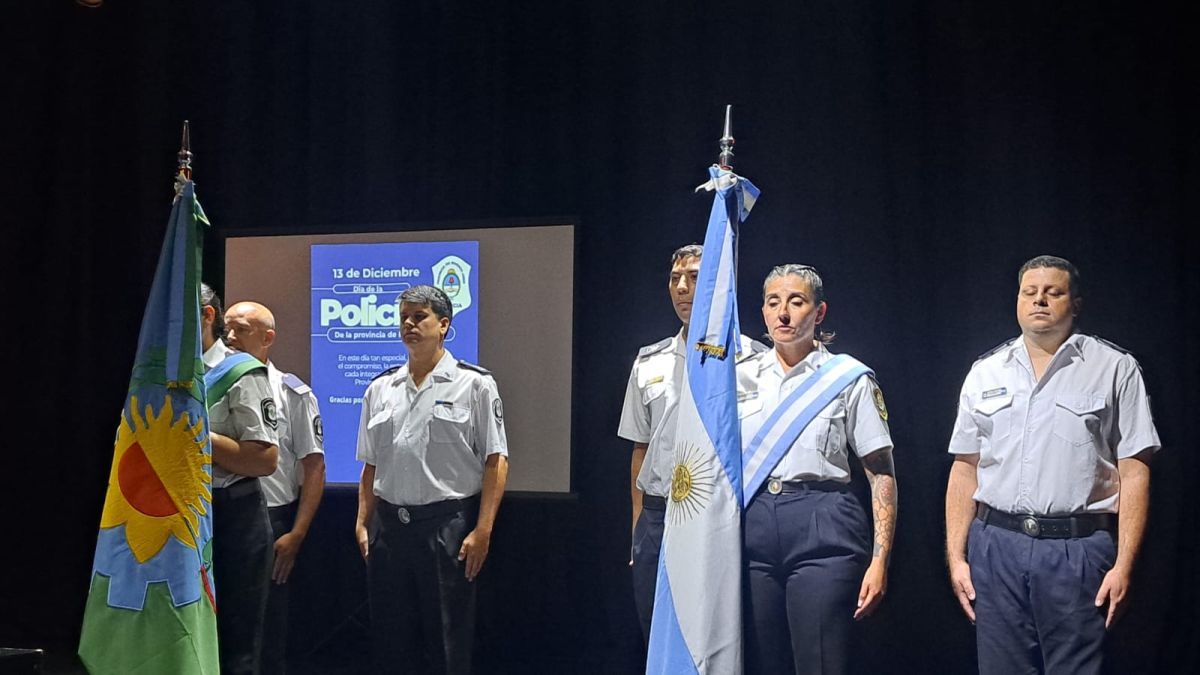 Acto oficial por el 204° aniversario de la Policía de la Provincia