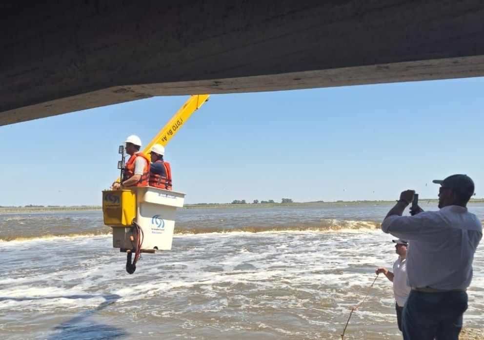 Monitoreo preventivo del Río Salado en la Ruta Nacional 5: confirman estabilidad del puente en Alberti y Bragado