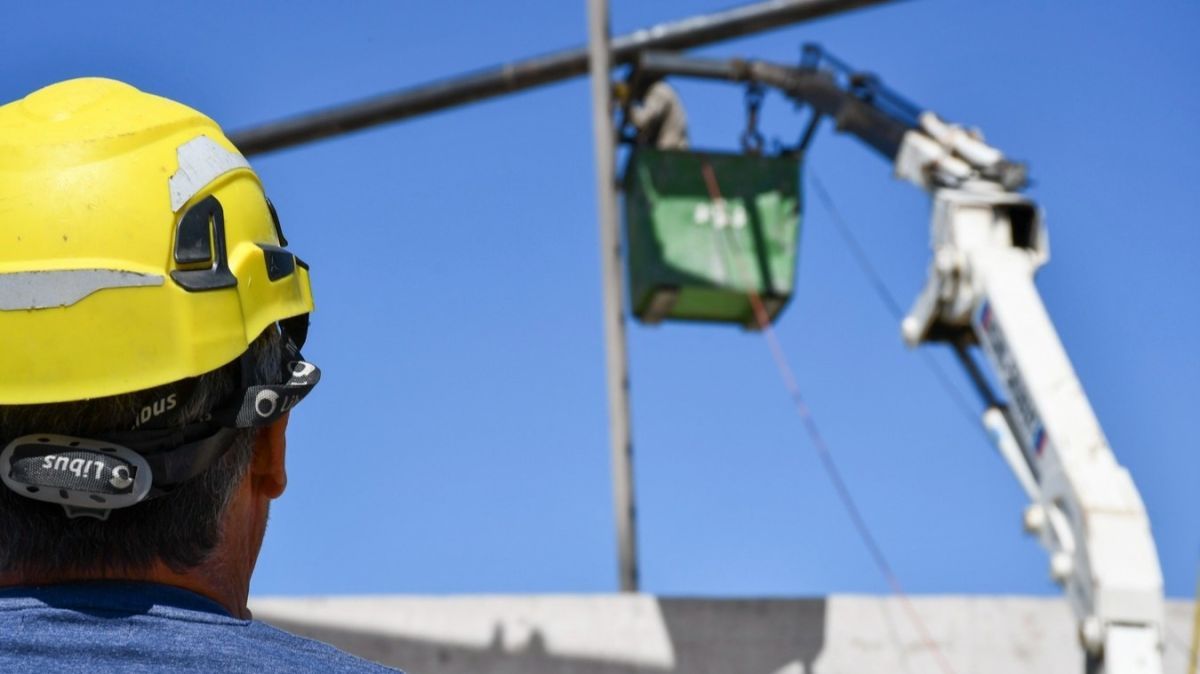 Avanza el sueño del Polideportivo: se montaron 16 vigas metálicas y la cuarta etapa está próxima a finalizar