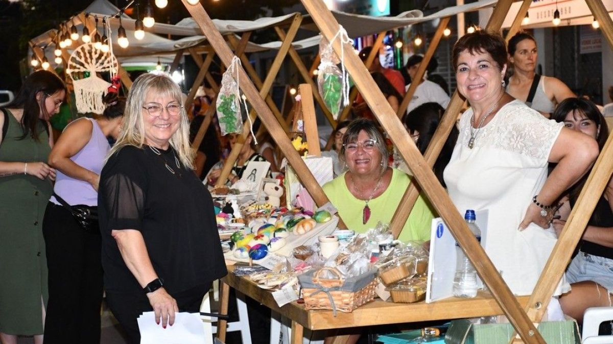 Una multitud acompañó el regreso de las Peatonales al centro de la ciudad