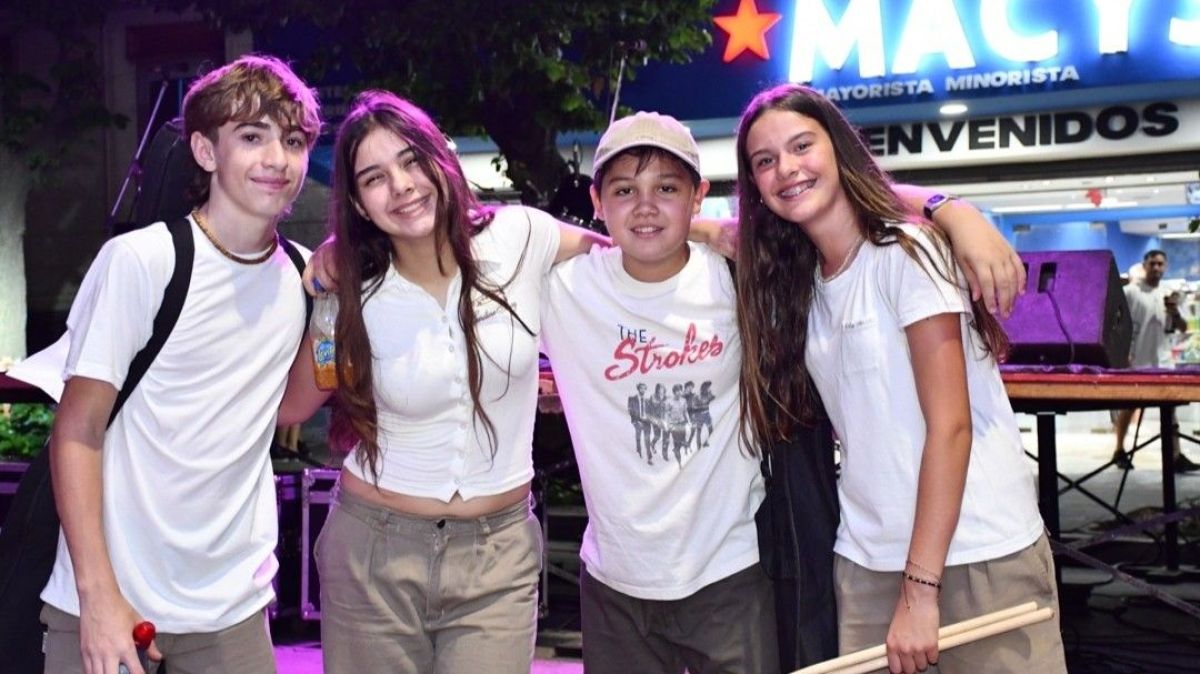 Una multitud acompañó el regreso de las Peatonales al centro de la ciudad