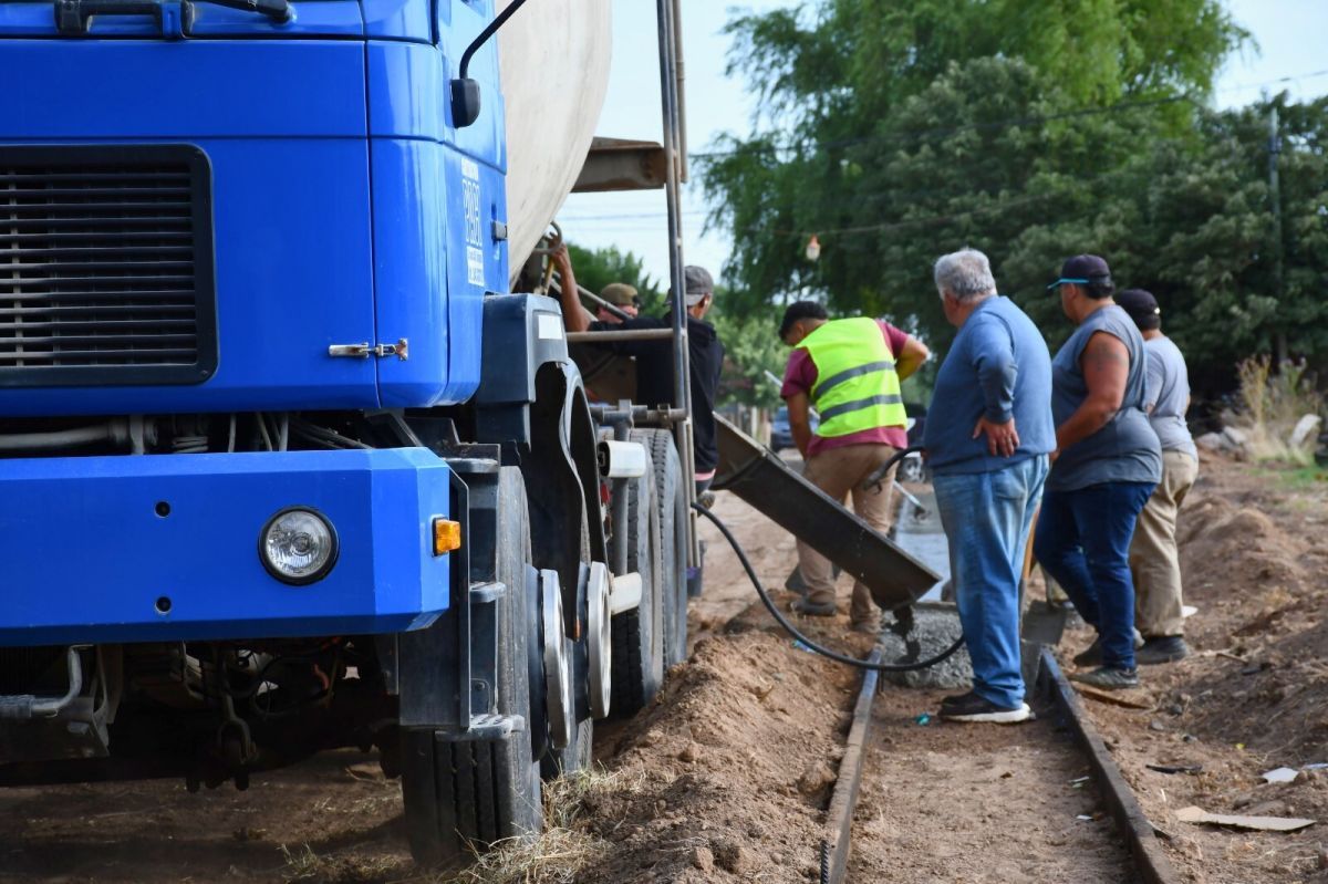 El plan de cordón cuneta avanza y mejora el acceso al Hospital San Luis