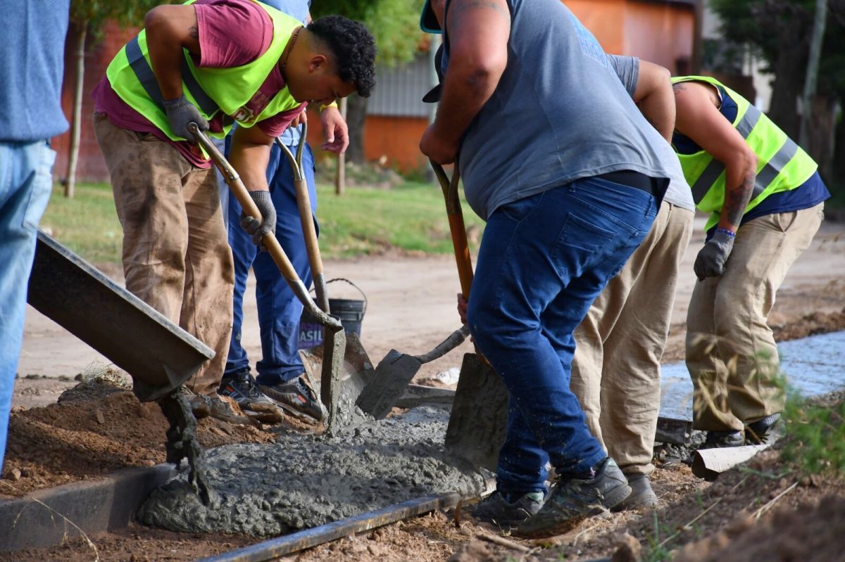 El plan de cordón cuneta avanza y mejora el acceso al Hospital San Luis