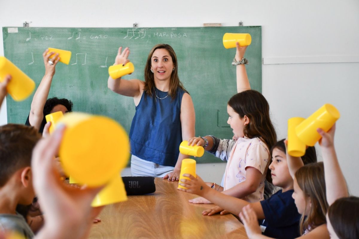 Arte, juegos y diversión: así se vive Veranearte en la Escuela Municipal de Artes