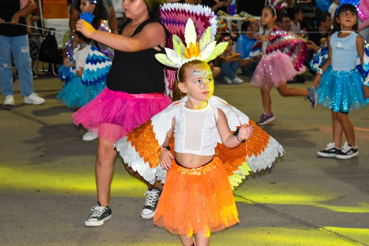 Bragado dio inicio al carnaval con una fiesta llena de música y color