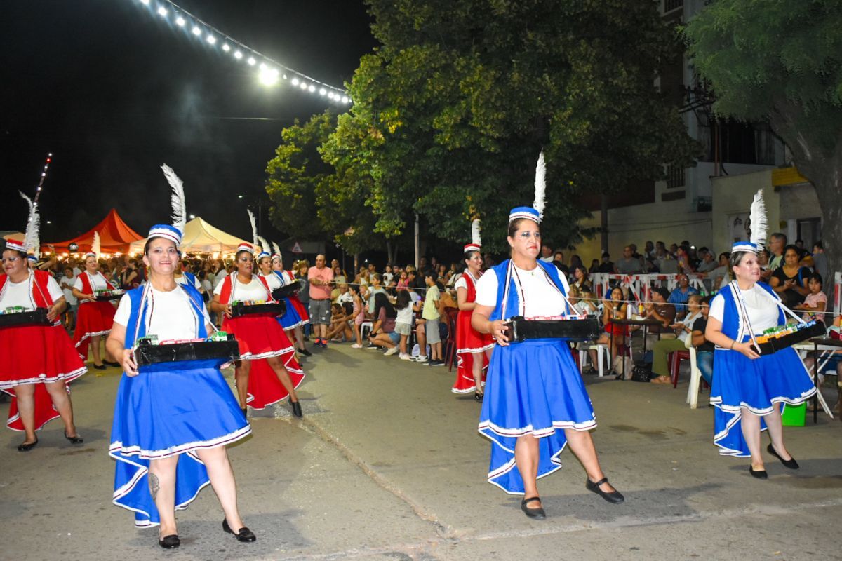 Bragado dio inicio al carnaval con una fiesta llena de música y color