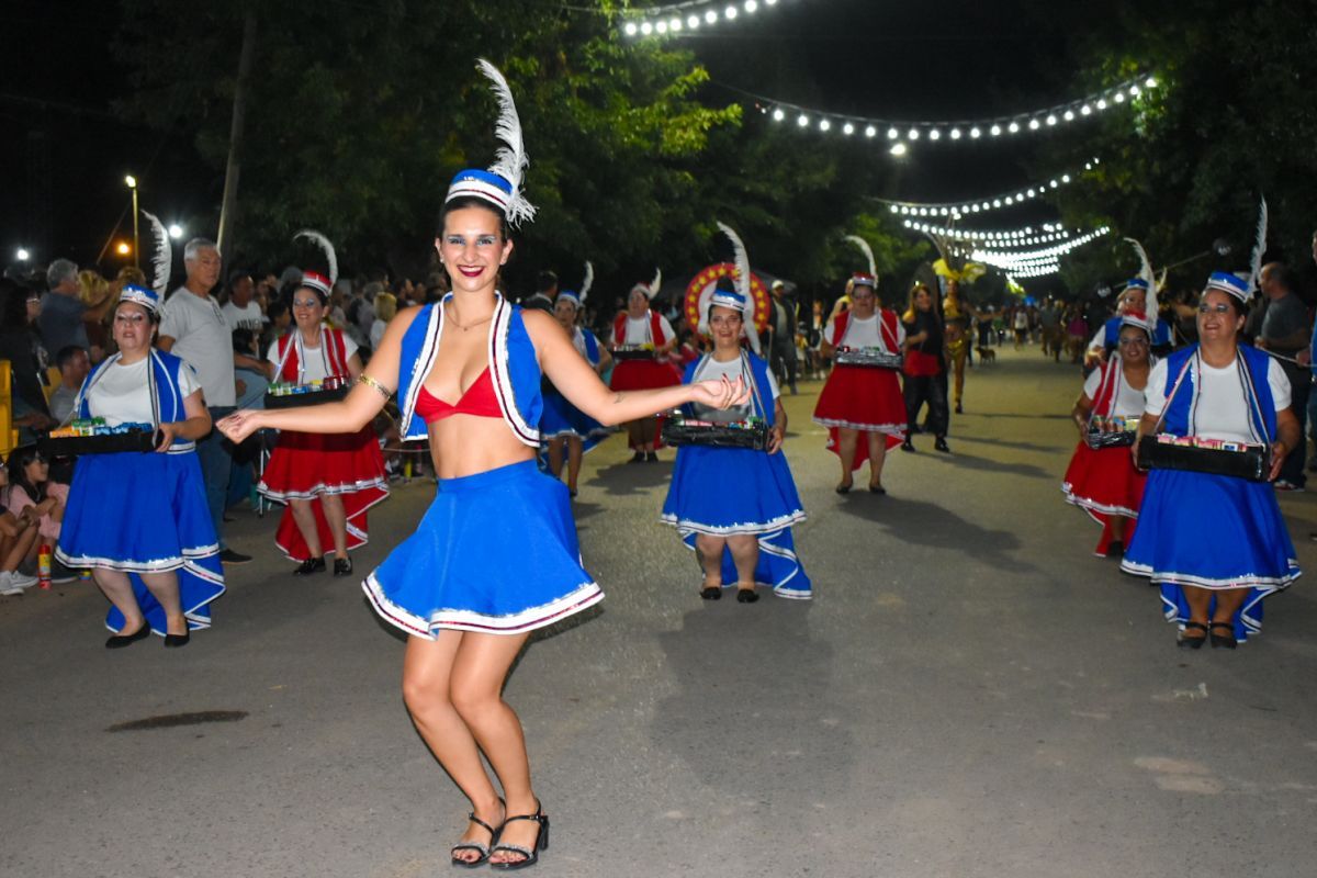 El carnaval volvió a brillar en Mechita con una multitudinaria convocatoria