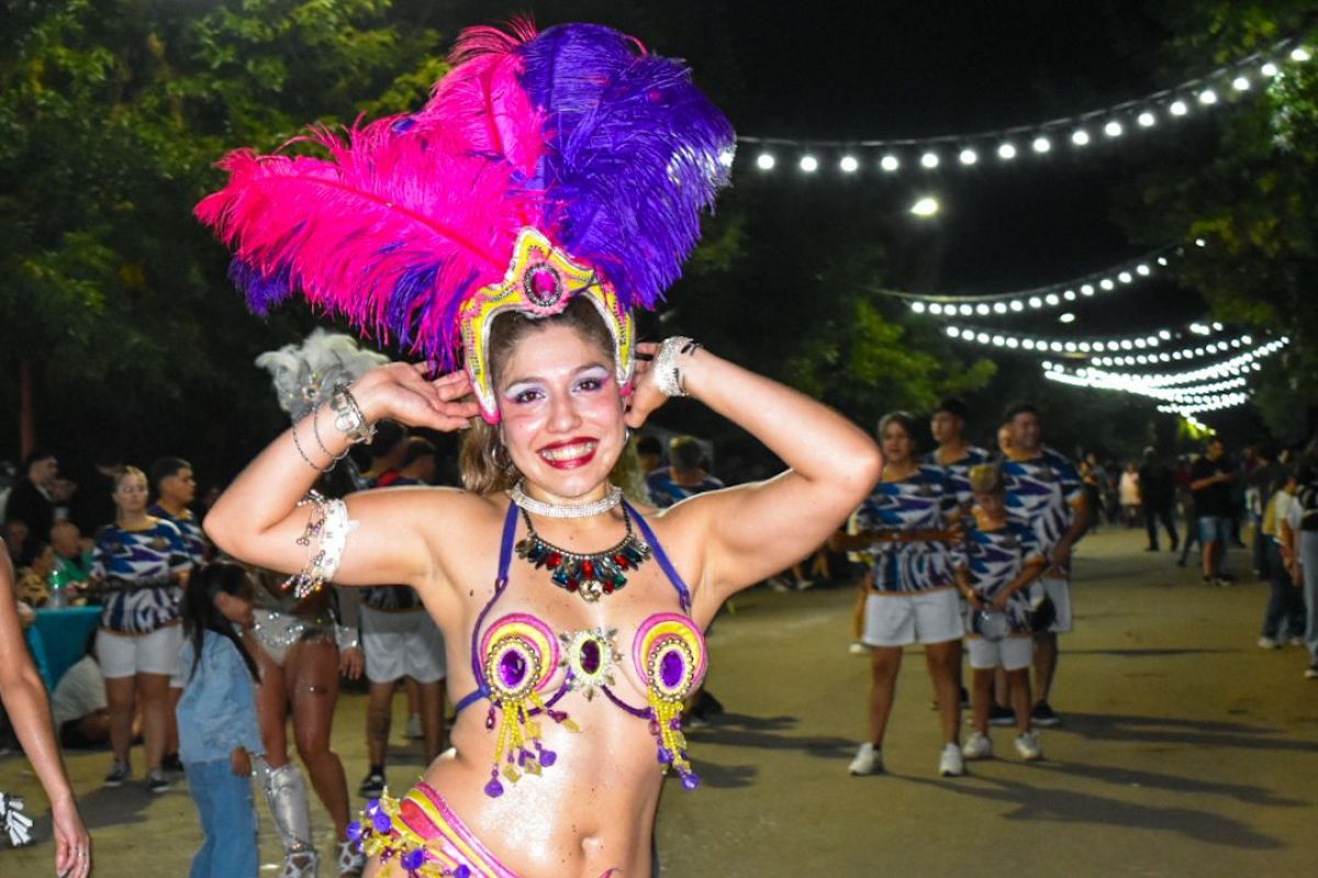 El carnaval volvió a brillar en Mechita con una multitudinaria convocatoria