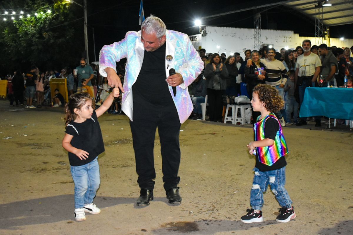 El carnaval volvió a brillar en Mechita con una multitudinaria convocatoria