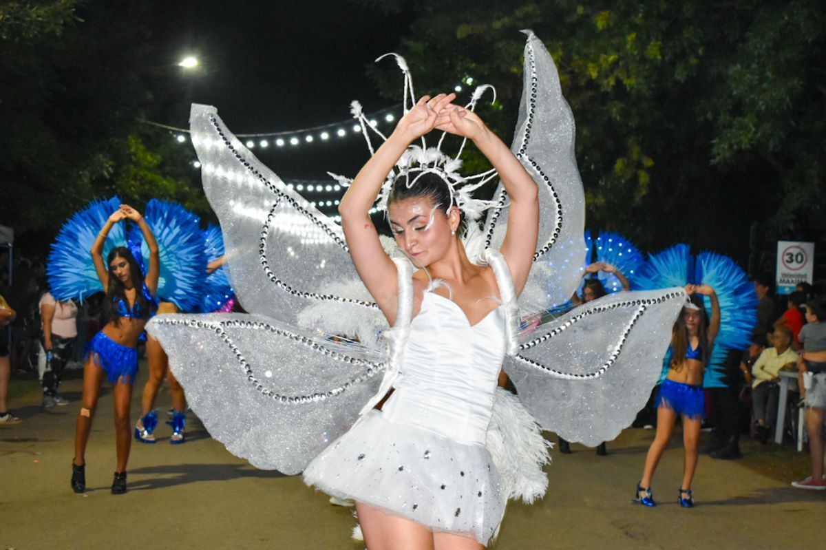 El carnaval volvió a brillar en Mechita con una multitudinaria convocatoria