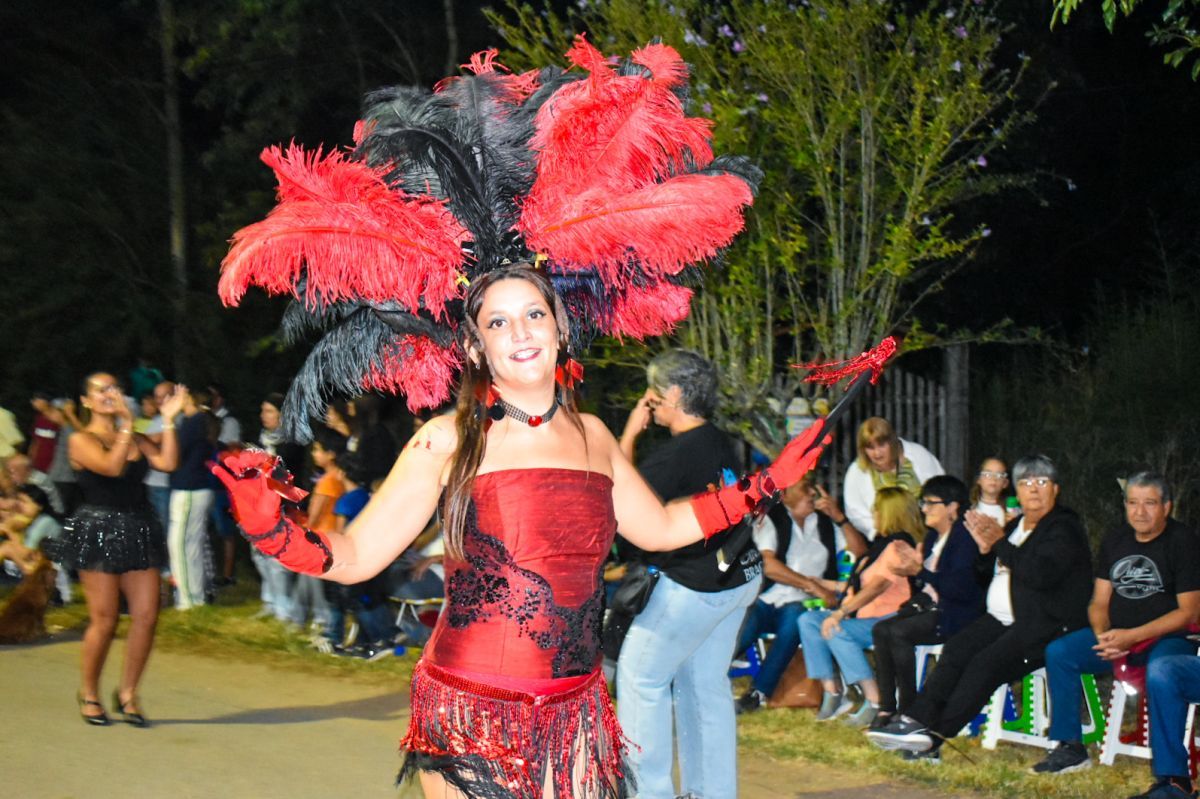 El carnaval volvió a brillar en Mechita con una multitudinaria convocatoria