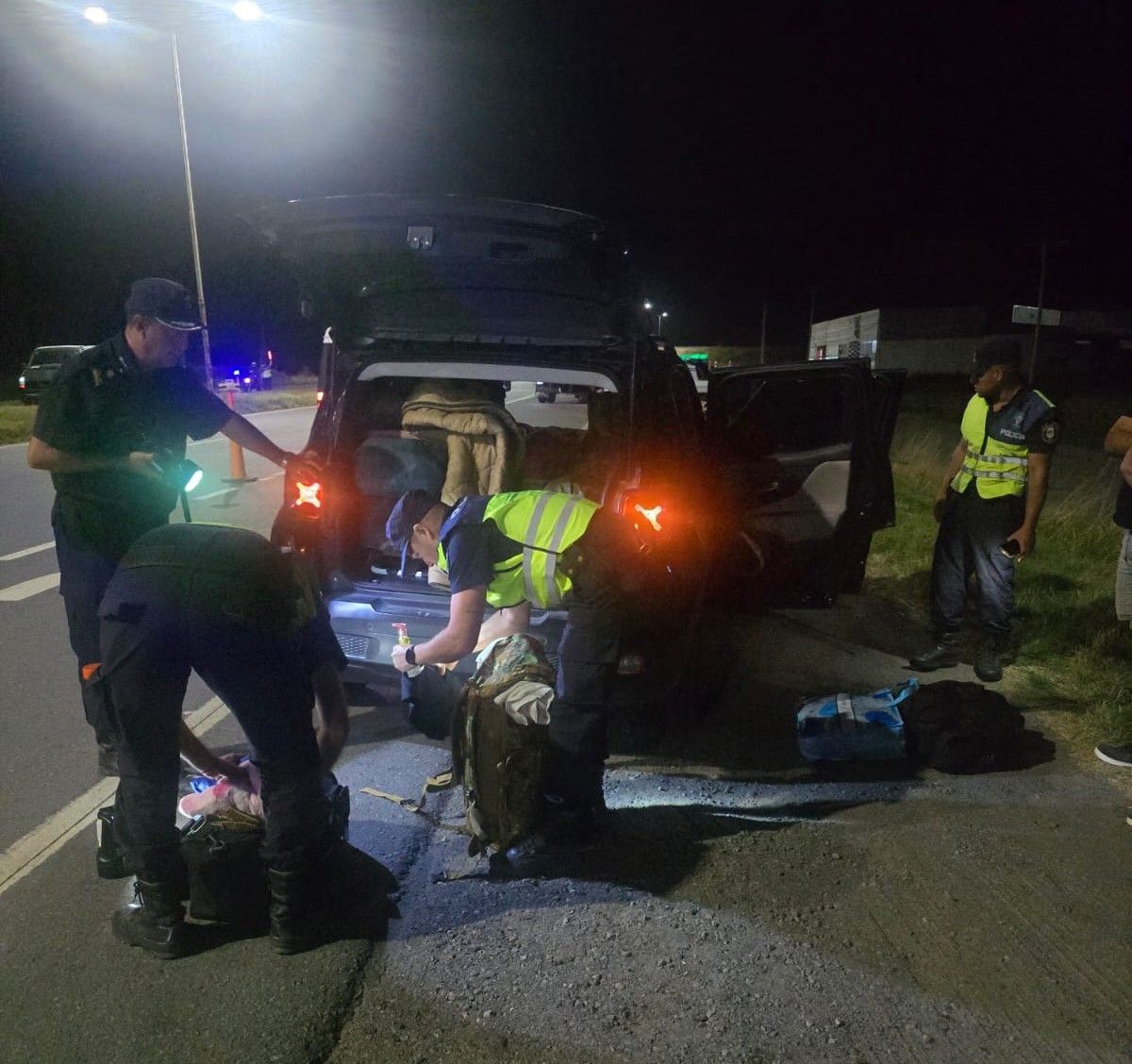 Operativos en Ruta 5 y 46: dos aprehendidos y marihuana secuestrada Operativos en Ruta 5 y 46: dos aprehendidos y marihuana secuestrada