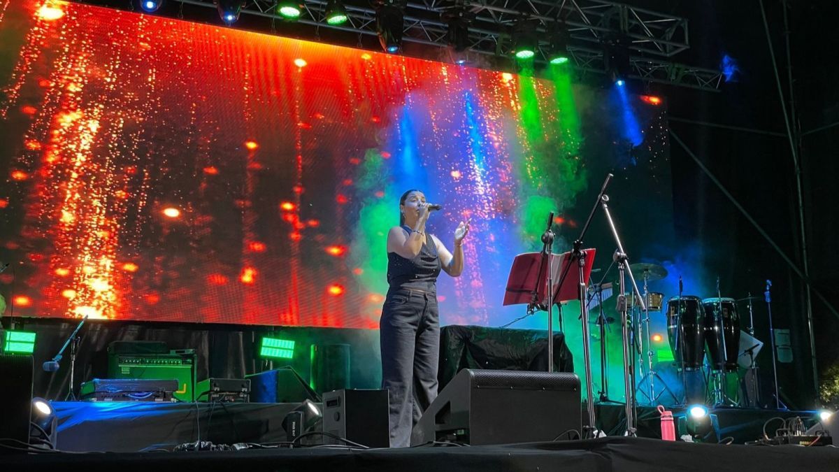Artistas locales abren el escenario para Soledad Pastorutti y La Delio Valdez en la Plaza Raúl Alfonsín