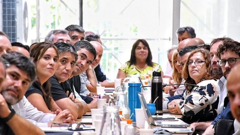 El gobierno bonaerense retoma las paritarias con gremios docentes y ...