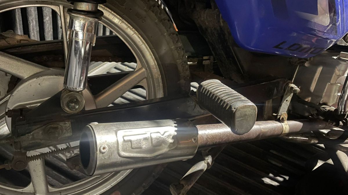 Un menor cruzó en rojo y fue detectado en un operativo que dejó varios vehículos retenidos