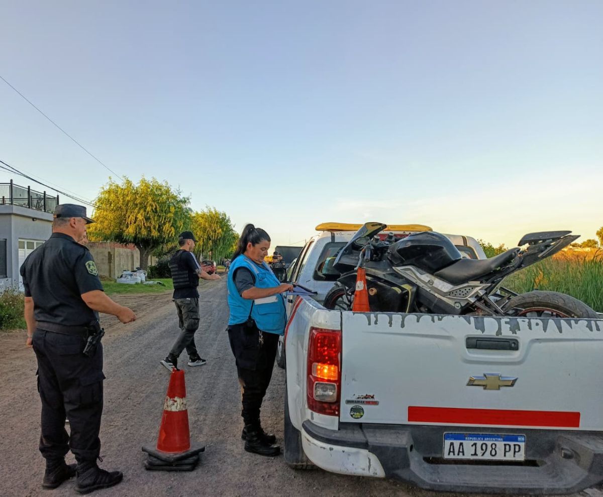 Retienen autos y motos en operativo conjunto de seguridad